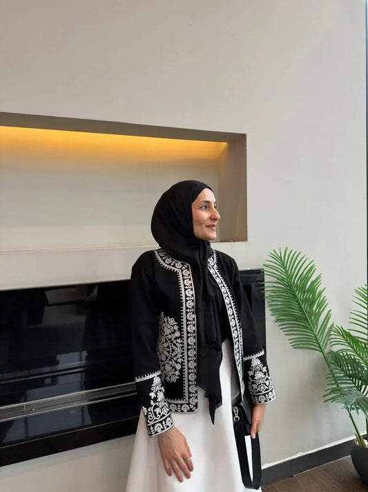 Siyah Renkte İşlemeli Kaşe Ceket - Valenne Collection