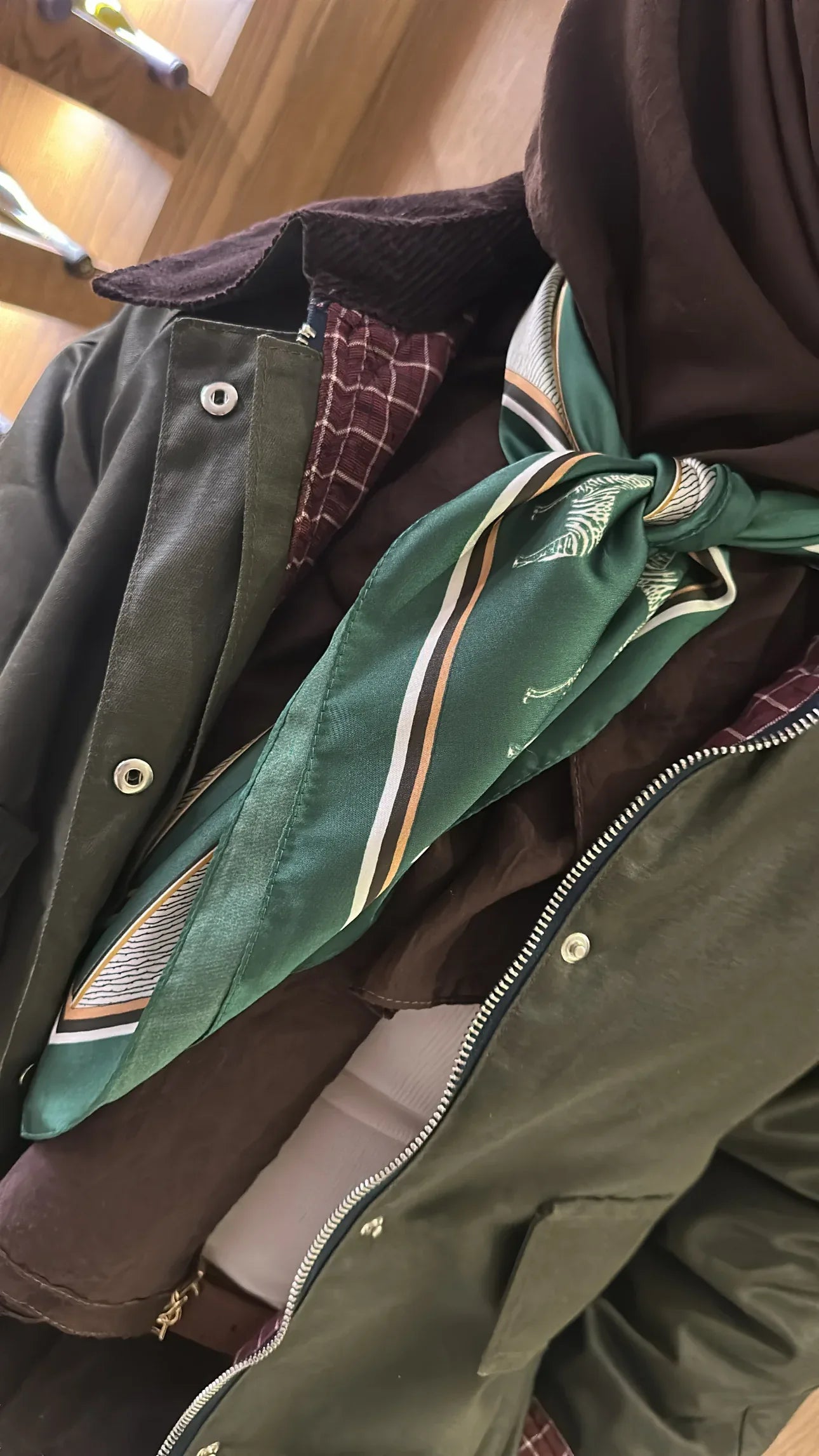 KADİFE YAKA KAPİTONELİ EKOSE CEKET - Valenne Collection